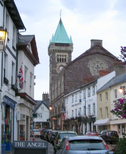 Dog-friendly Abergavenny