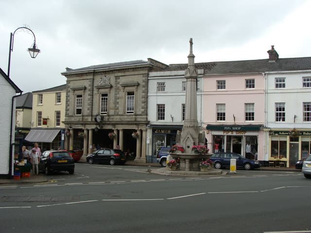Dog-friendly Crickhowell